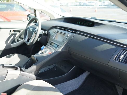 Used 2015 Toyota Prius Two FWD image 16