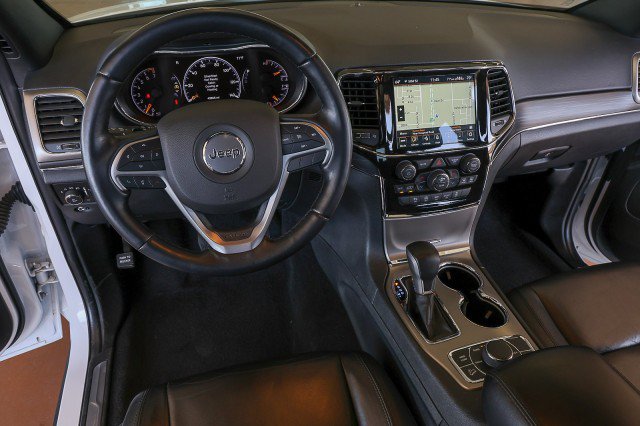 Used 2022 Jeep Grand Cherokee Limited AWD/4WD image 23