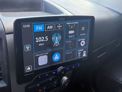 Used 2010 Nissan Titan SE image 30