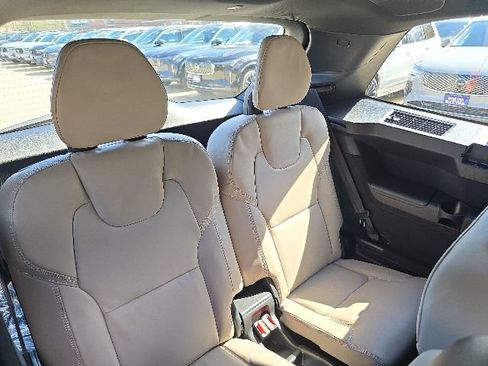 New 2026 Volvo XC90 T8 Ultra w/ Protection Package Premier AWD/4WD image 17