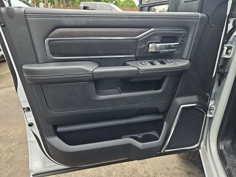 New 2026 RAM 2500 Laramie AWD/4WD image 11