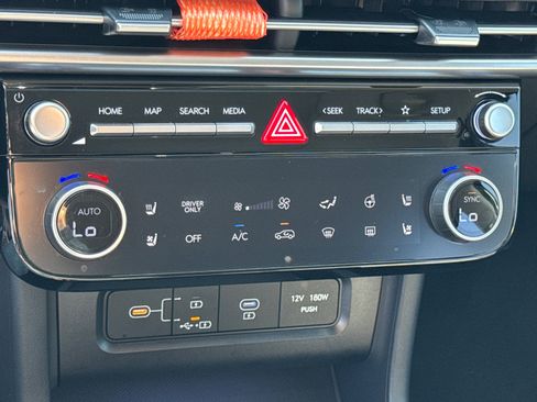 Certified 2025 Hyundai Tucson Limited image 32