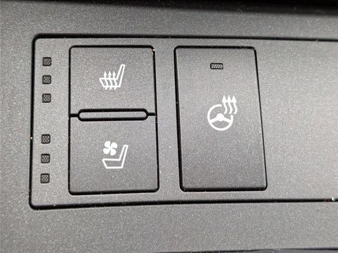 Used 2025 Lexus IS 350 F Sport w/ Navigation Package image 27