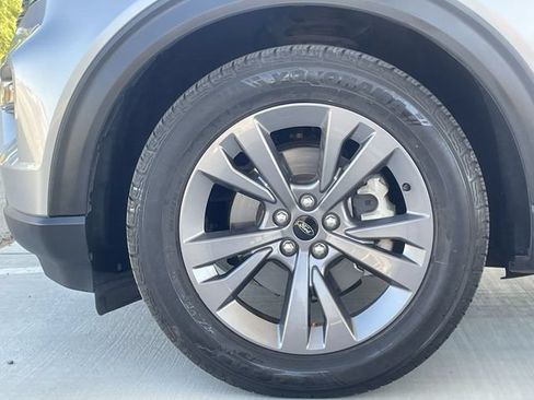 Used 2022 Ford Explorer XLT w/ Equipment Group 202A RWD image 32