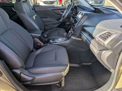 Used 2022 Subaru Forester Premium image 31