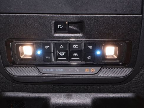 Certified 2025 Ford F350 Platinum w/ FX4 Off-Road Package image 42