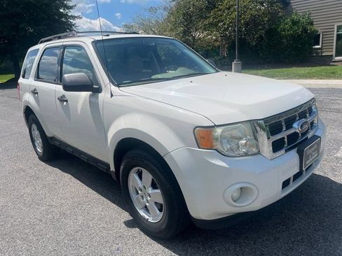 Used 2010 Ford Escape XLT AWD/4WD image 22