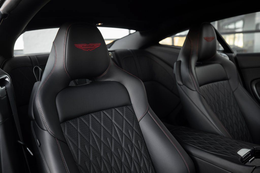 Used 2025 Aston Martin DB12 Coupe RWD image 23