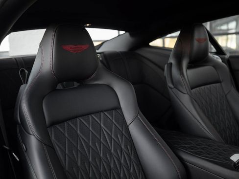 Used 2025 Aston Martin DB12 Coupe RWD image 23