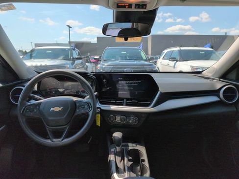 Used 2024 Chevrolet Trax LS w/ Driver Confidence Package FWD image 24