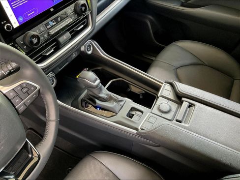 Used 2026 Toyota Grand Highlander AWD image 18