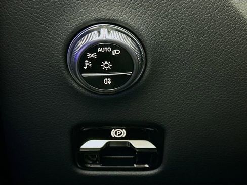 Used 2026 Mercedes-Benz GLC 300 image 10