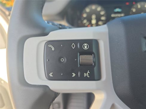 Used 2025 Land Rover Defender 90 S AWD/4WD image 23