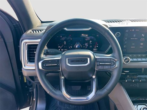 Used 2024 GMC Canyon Denali image 13