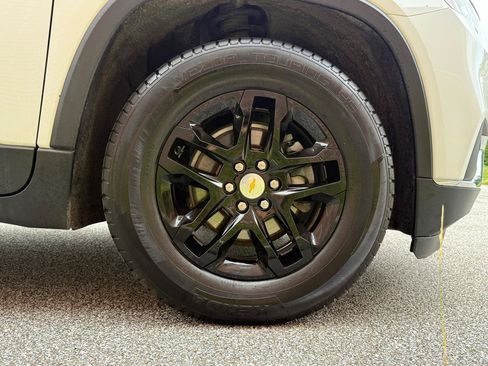 Used 2020 Chevrolet Traverse LT w/ LPO, Black Accent Package AWD/4WD image 44