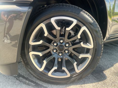 Used 2026 RAM 1500 Limited AWD/4WD image 9