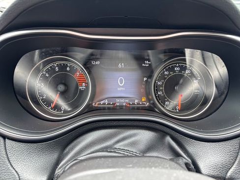 Used 2019 Jeep Cherokee Trailhawk AWD/4WD image 14