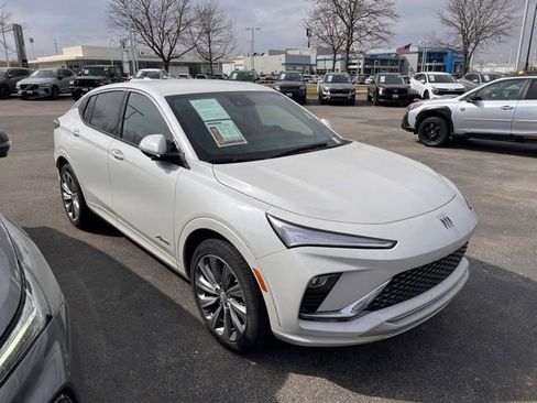 Used 2025 Buick Envista Avenir image 1