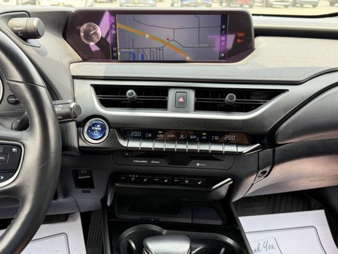 Used 2020 Lexus UX 250h w/ Luxury Package image 22