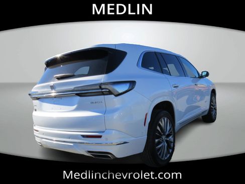 Used 2025 Buick Enclave Avenir w/ Super Cruise Package image 8