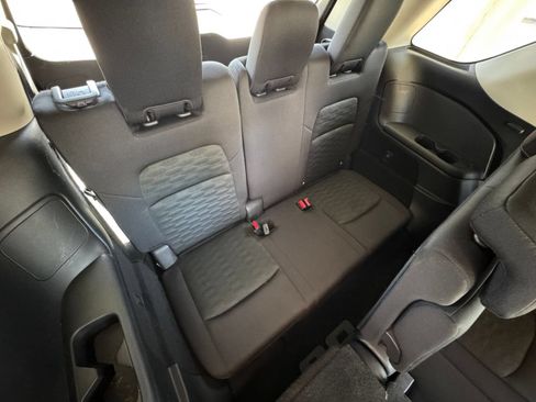 Used 2025 Nissan Pathfinder SV FWD image 31