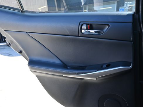 Used 2016 Lexus IS 300 AWD image 35