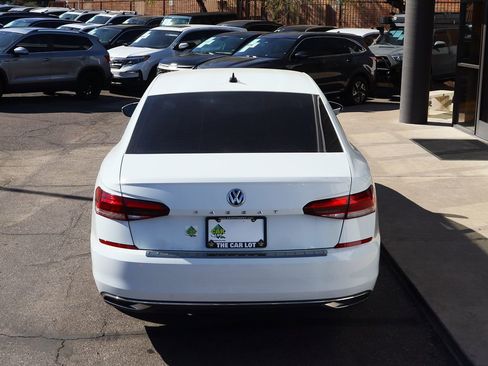 Used 2022 Volkswagen Passat 2.0T SE image 10