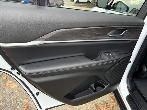 New 2025 Jeep Grand Cherokee L Limited w/ Trailer Tow Package image 25