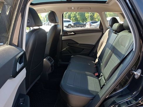 Certified 2023 Volkswagen Taos SE w/ Panoramic Sunroof Package FWD image 10