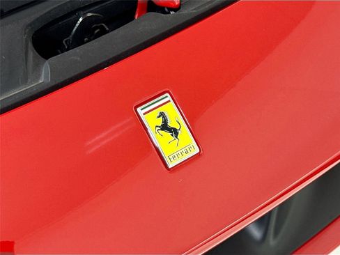 Used 2021 Ferrari F8 Tributo image 32