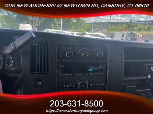 Used 2021 Chevrolet Express 2500 RWD image 18