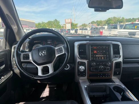 Used 2017 RAM 1500 Laramie w/ Convenience Group AWD/4WD image 13