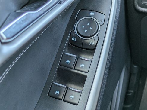 Used 2022 Ford Explorer XLT w/ Equipment Group 202A AWD/4WD image 20