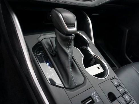 Used 2023 Toyota Highlander XLE image 23