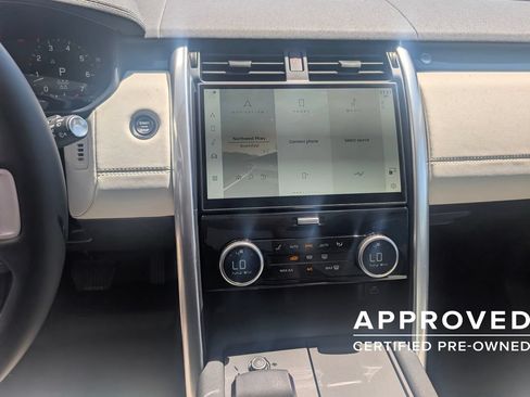 Used 2025 Land Rover Discovery S AWD/4WD image 24