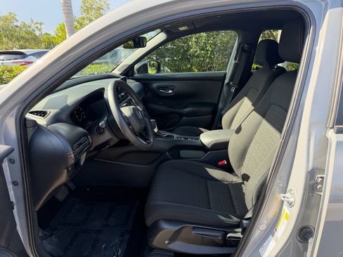 Used 2025 Honda HR-V Sport image 11