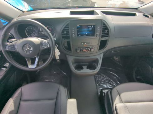 Used 2023 Mercedes-Benz Metris Passenger image 2