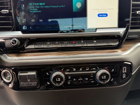 Used 2025 Chevrolet Silverado 1500 LT RWD image 16