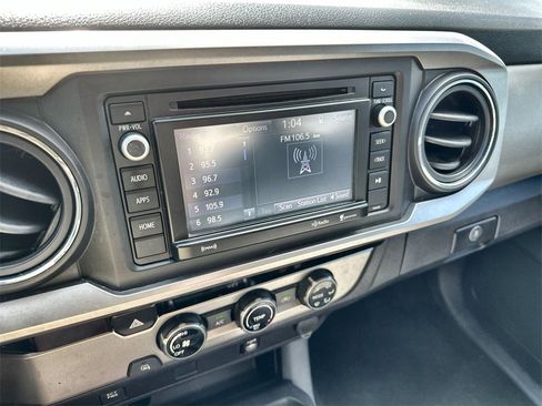 Used 2017 Toyota Tacoma SR5 image 28