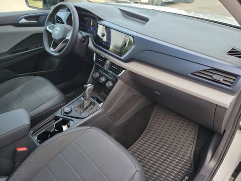 Certified 2023 Volkswagen Taos SE AWD/4WD image 32