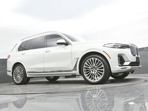 Certified 2022 BMW X7 xDrive40i w/ Premium Package image 38