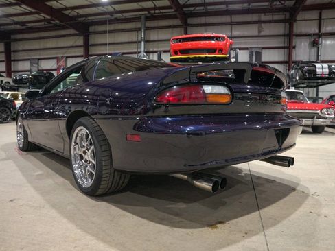 Used 2001 Chevrolet Camaro Z28 w/ SS Performance/Appearance Pkg image 6