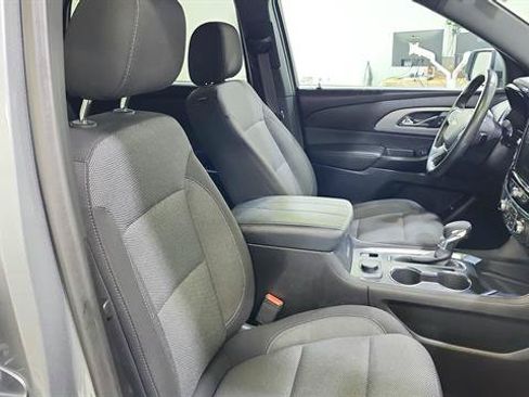 Used 2023 Chevrolet Traverse LT FWD image 25