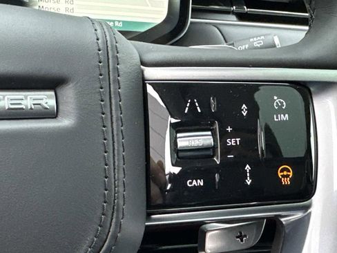 New 2025 Land Rover Range Rover SE image 27