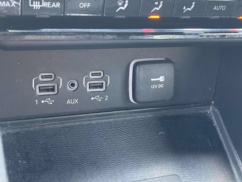 Used 2025 Jeep Grand Cherokee Altitude RWD image 19