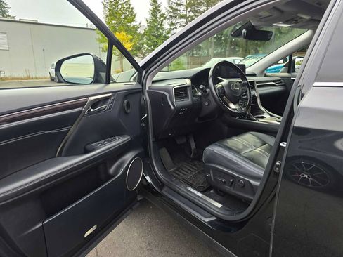 Used 2022 Lexus RX 350L Luxury w/ Cold Weather Package (CT) AWD/4WD image 19