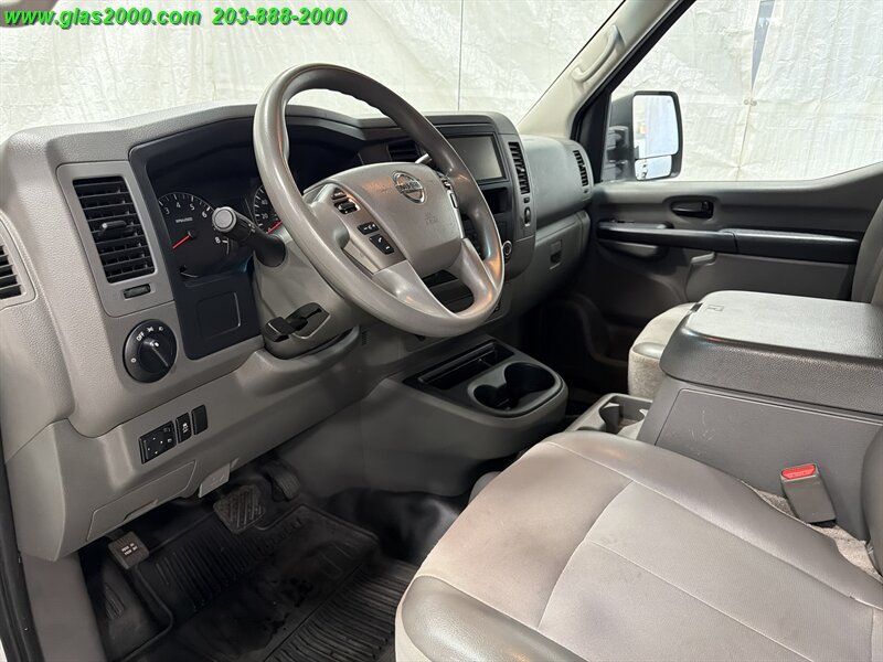 Used 2020 Nissan NV 3500 SV w/ Back Door Glass Package RWD image 3
