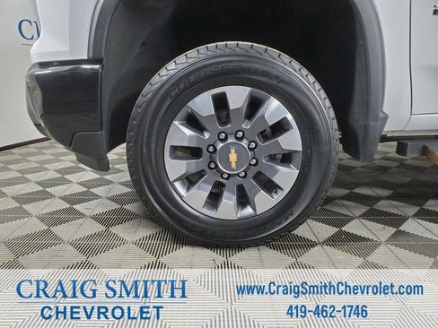 Used 2024 Chevrolet Silverado 2500 Custom AWD/4WD image 28