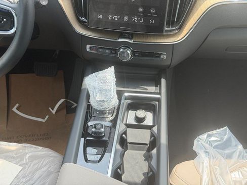 New 2026 Volvo XC60 B5 Plus w/ Climate Package AWD/4WD image 8