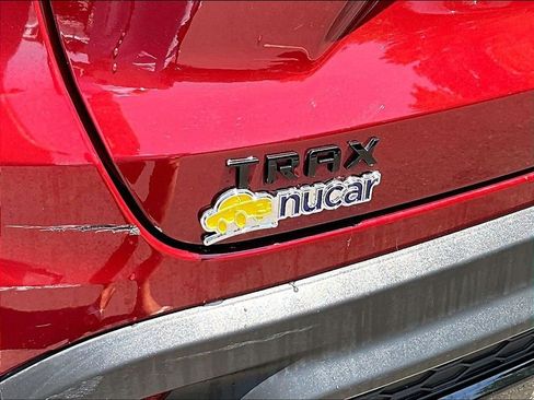 Used 2024 Chevrolet Trax RS FWD image 23